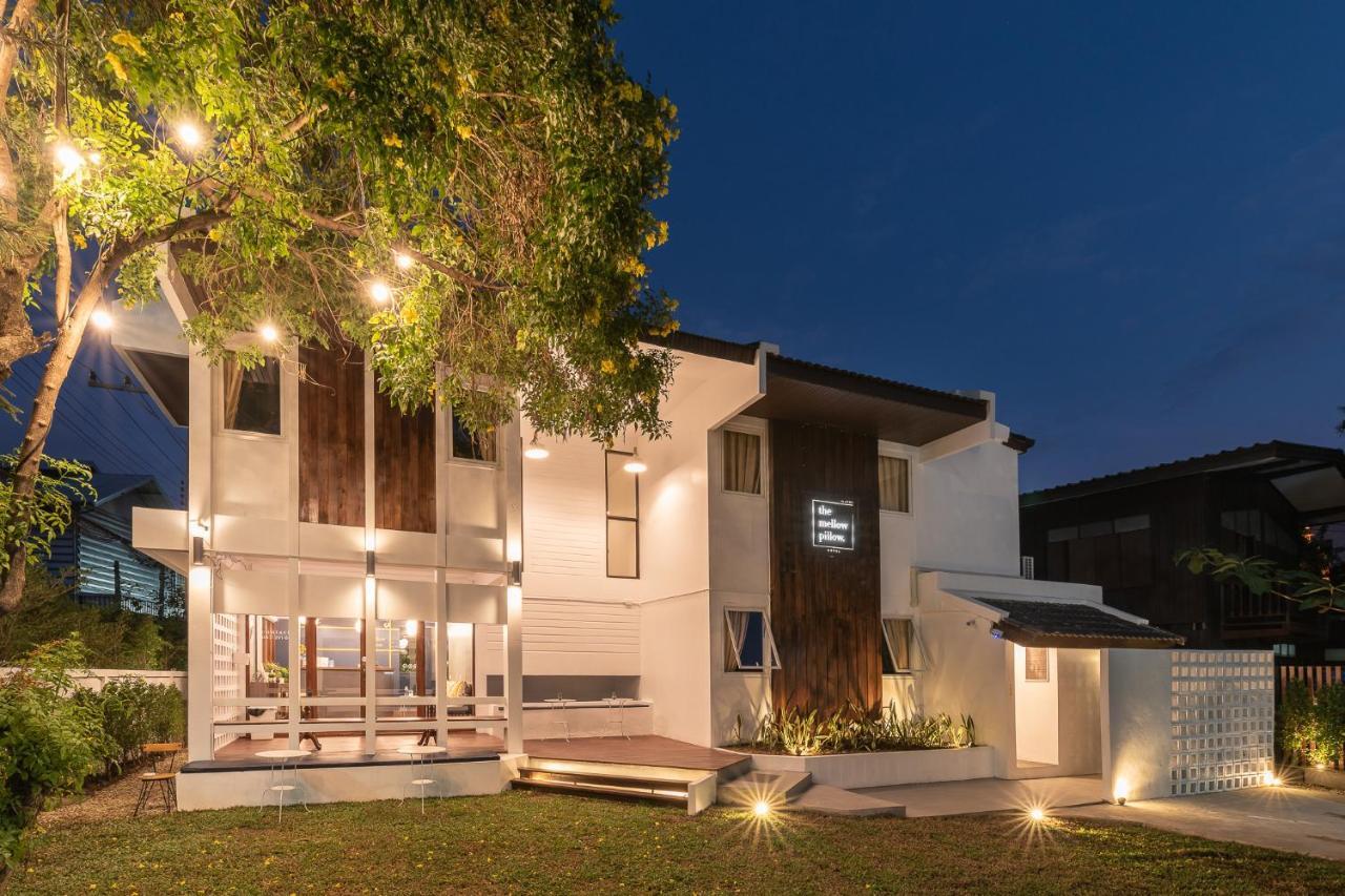 The Mellow Pillow Hotel @ Chiang Mai Gate Esterno foto